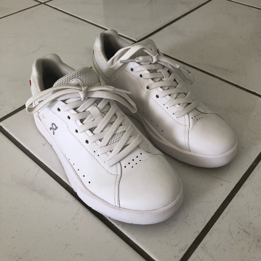 On Running Roger Advantage Sneakers